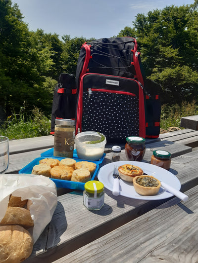 Gut versorgt mit dem Picknick-Rucksack vom Gastgeber Steinmühle