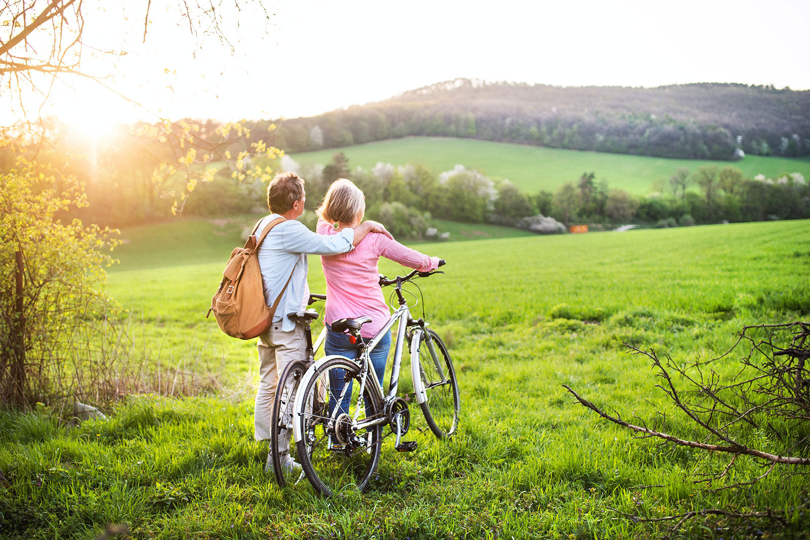 Auf dem Fahrrad durch die Obstblüte