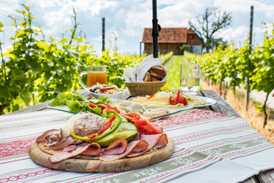 Schönste Zeit für Wein und Brettljause